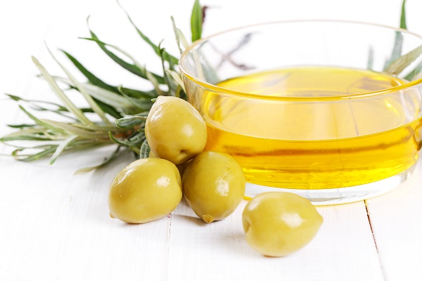 Ritiriamo l'olio esausto da cucina.